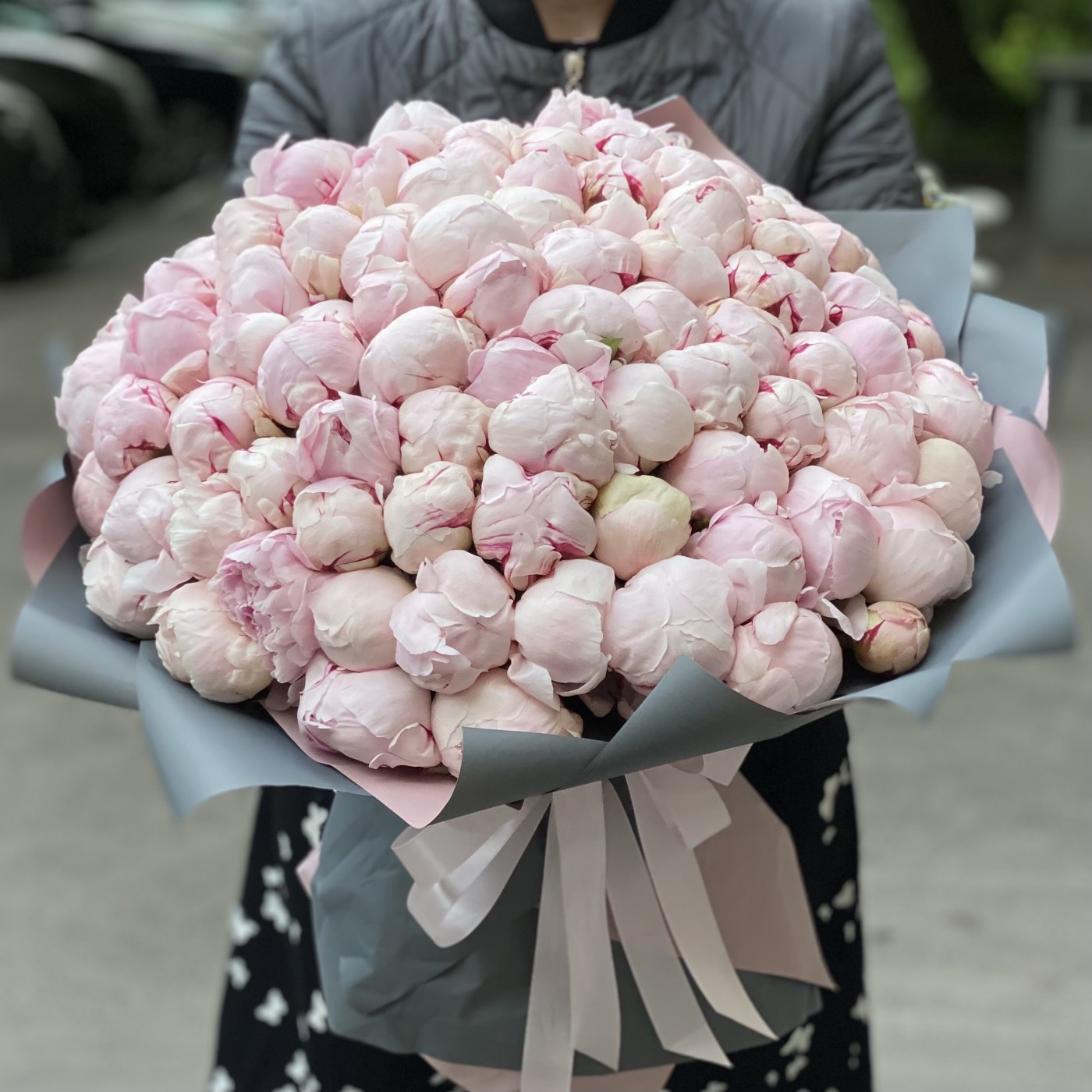 Букет из 101 нежно-розового пиона