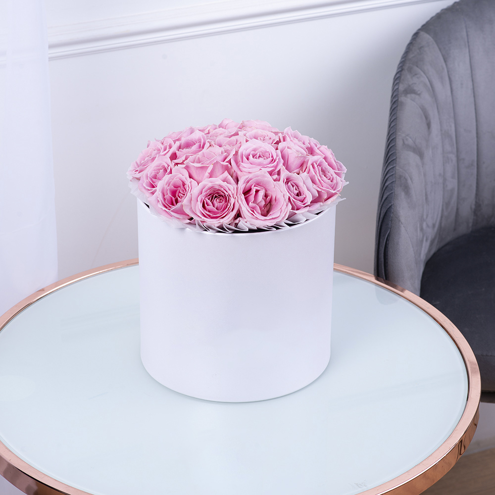 Букет из 21 розовой розы premium в белой шляпной коробке