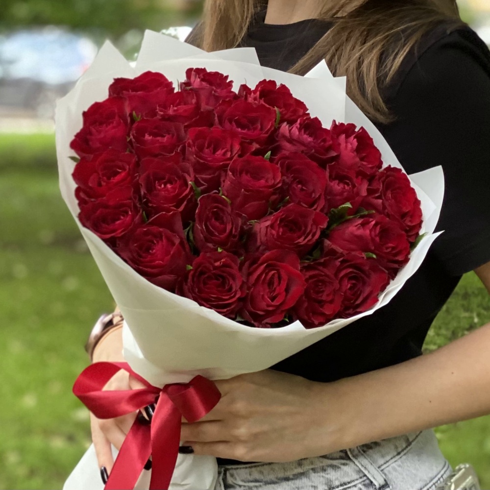 25 красных роз 40 см