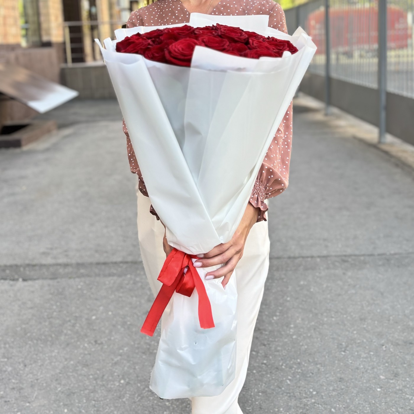 35 красных роз Эквадор 70 см