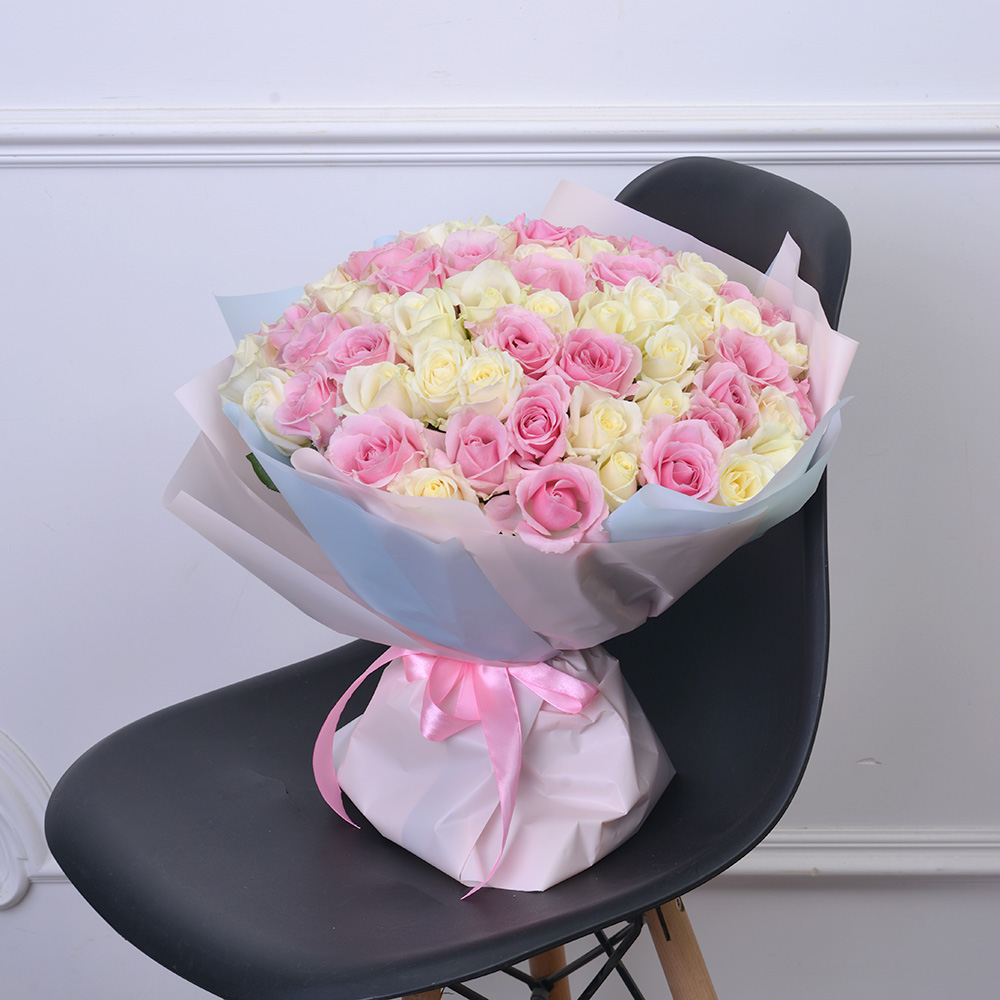 Букет из 75 разноцветных роз Premium 40 см