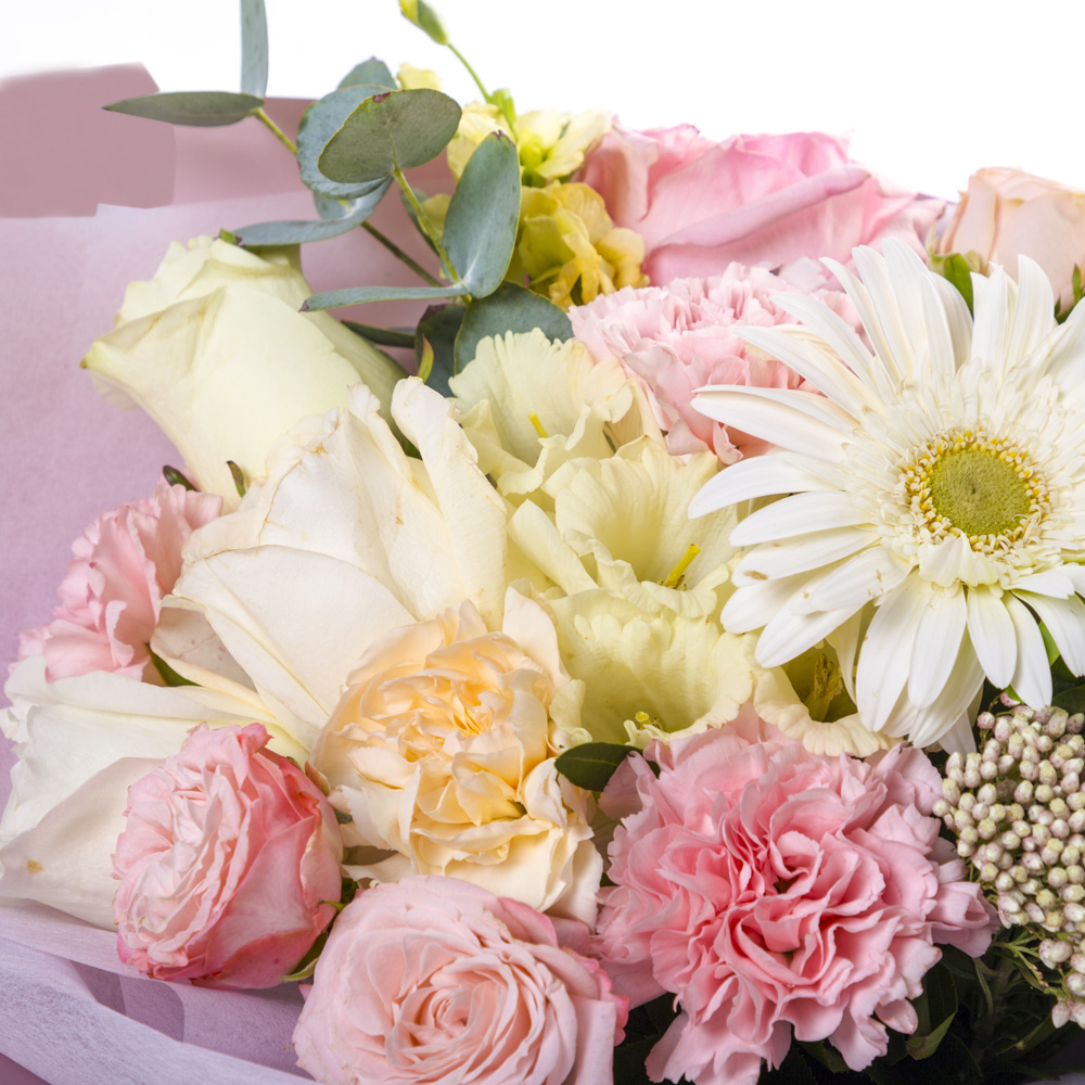 Букет из тюльпанов, роз и гербер