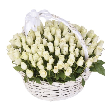 101 белая роза в корзине
