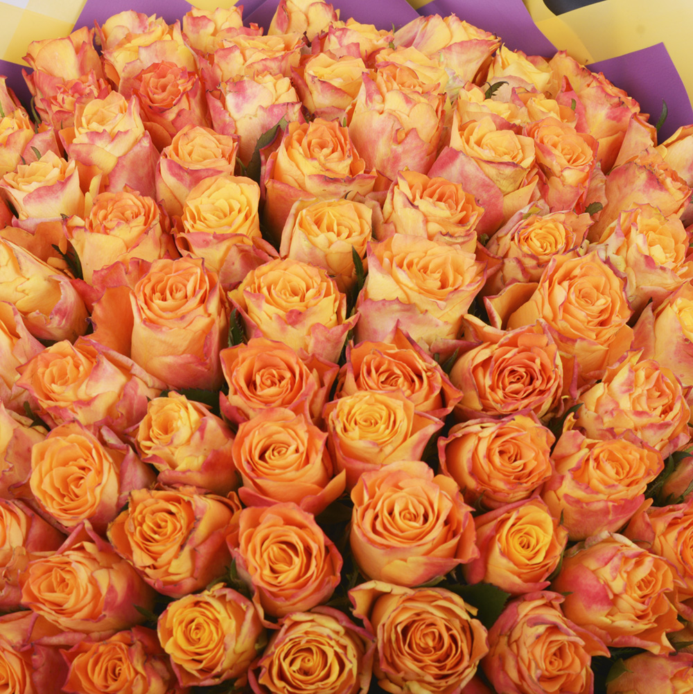 Букет из 101 огненной розы