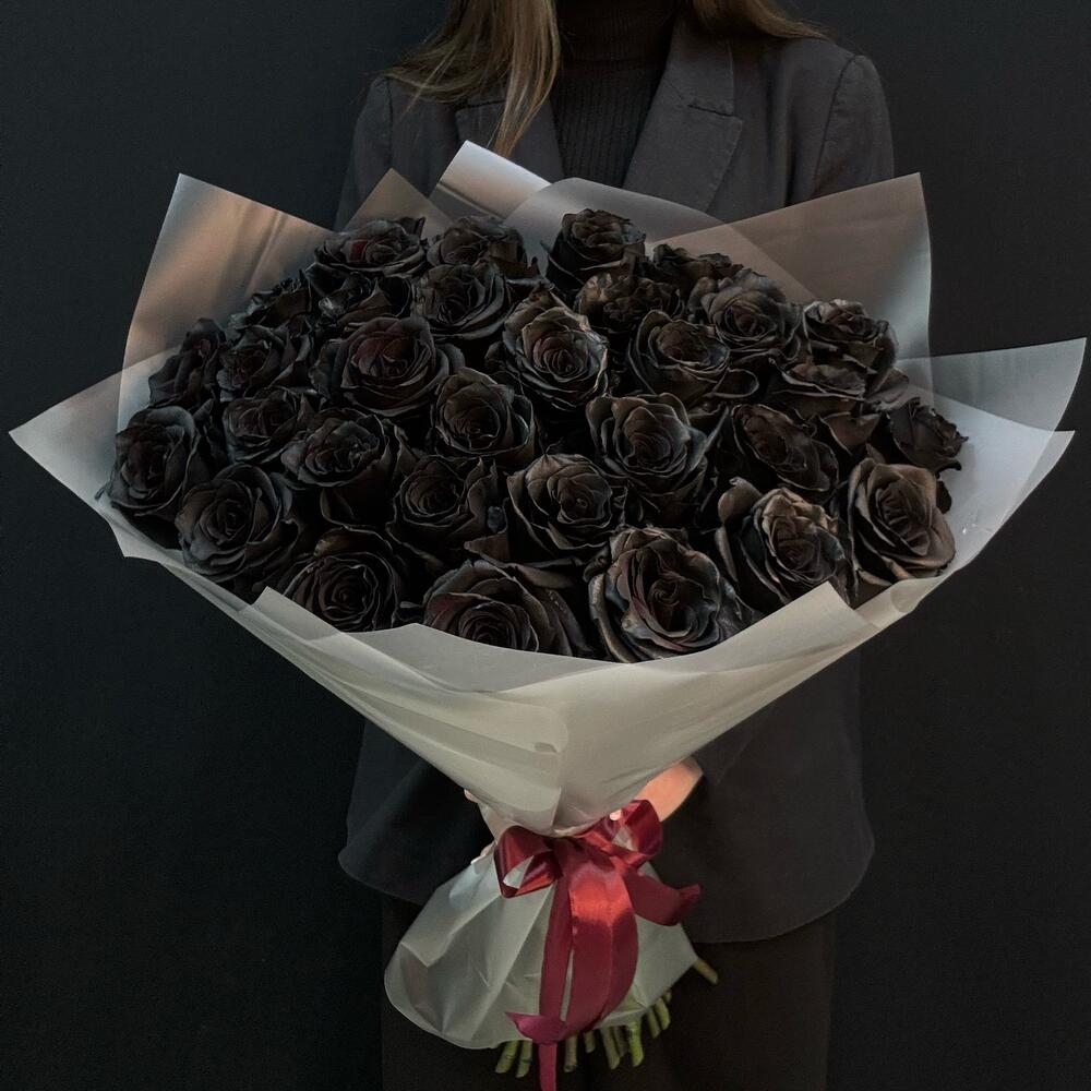 Букет из 31 черной розы