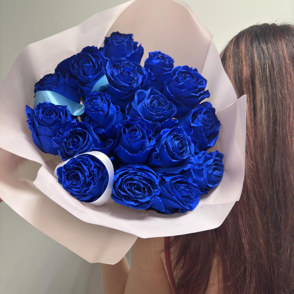 Букет из 17 синих роз Эквадор