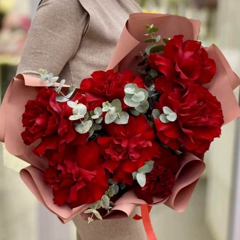 Французская красная роза 7 шт.